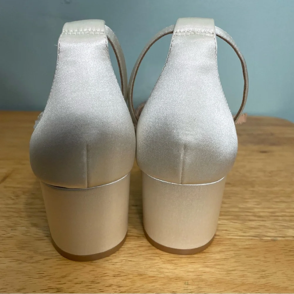Badgley Mischka Triana Satin Open Toe Pumps Size 10‎ Cream